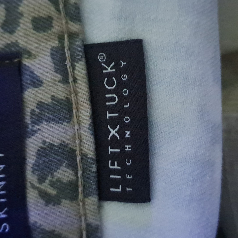 NYDJ x Chico’s Skinny Ankle Jeans Jegging Pants Lift Tuck 8 Cheetah Animal Beige - Picture 8 of 9